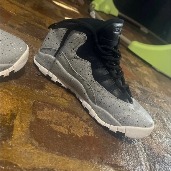 COPY - Jordan Oreos size 5.5 youth. Great condition! - Picture 4 of 6